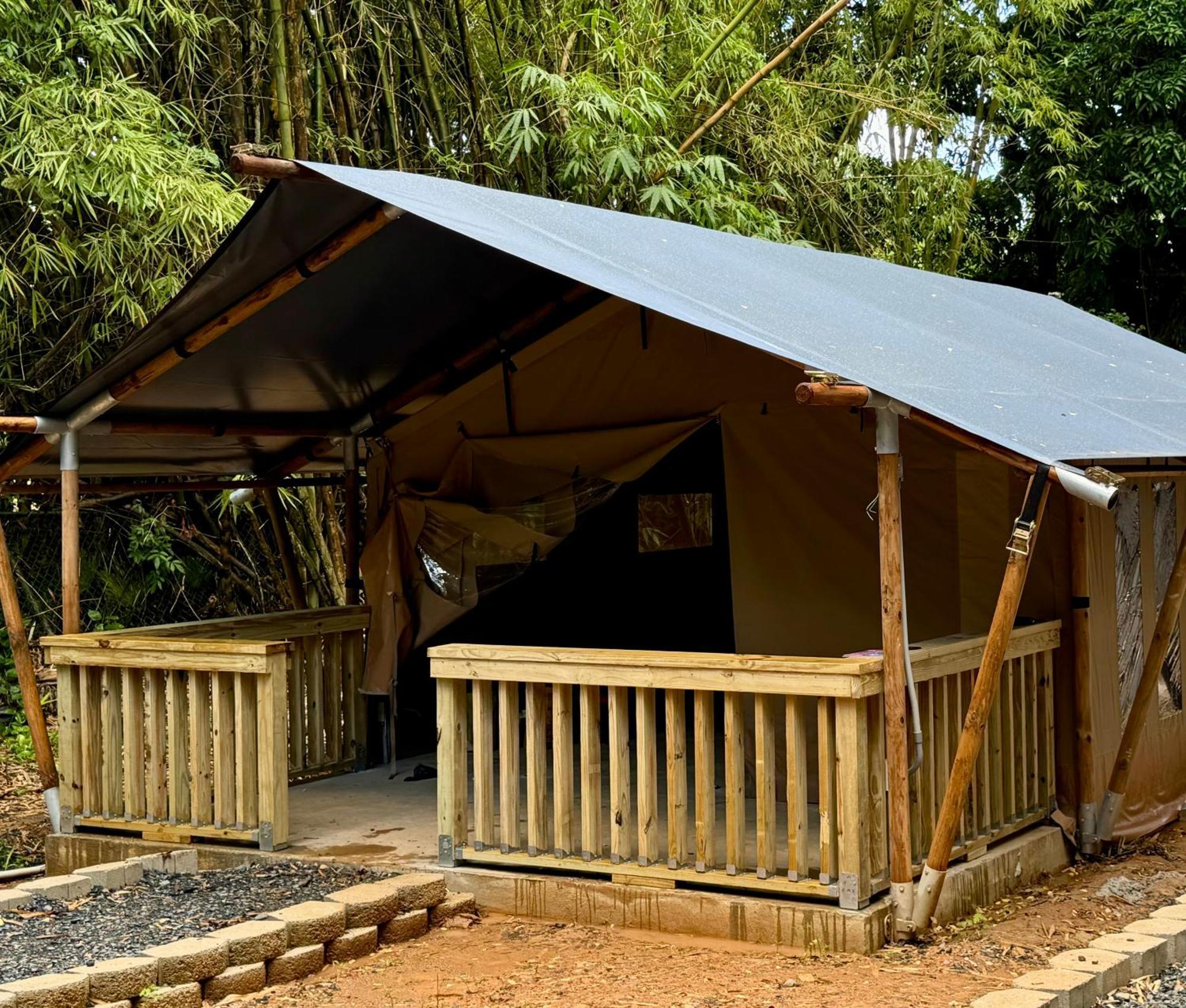 Luxury tent Jardin Al Bosque-glamping *