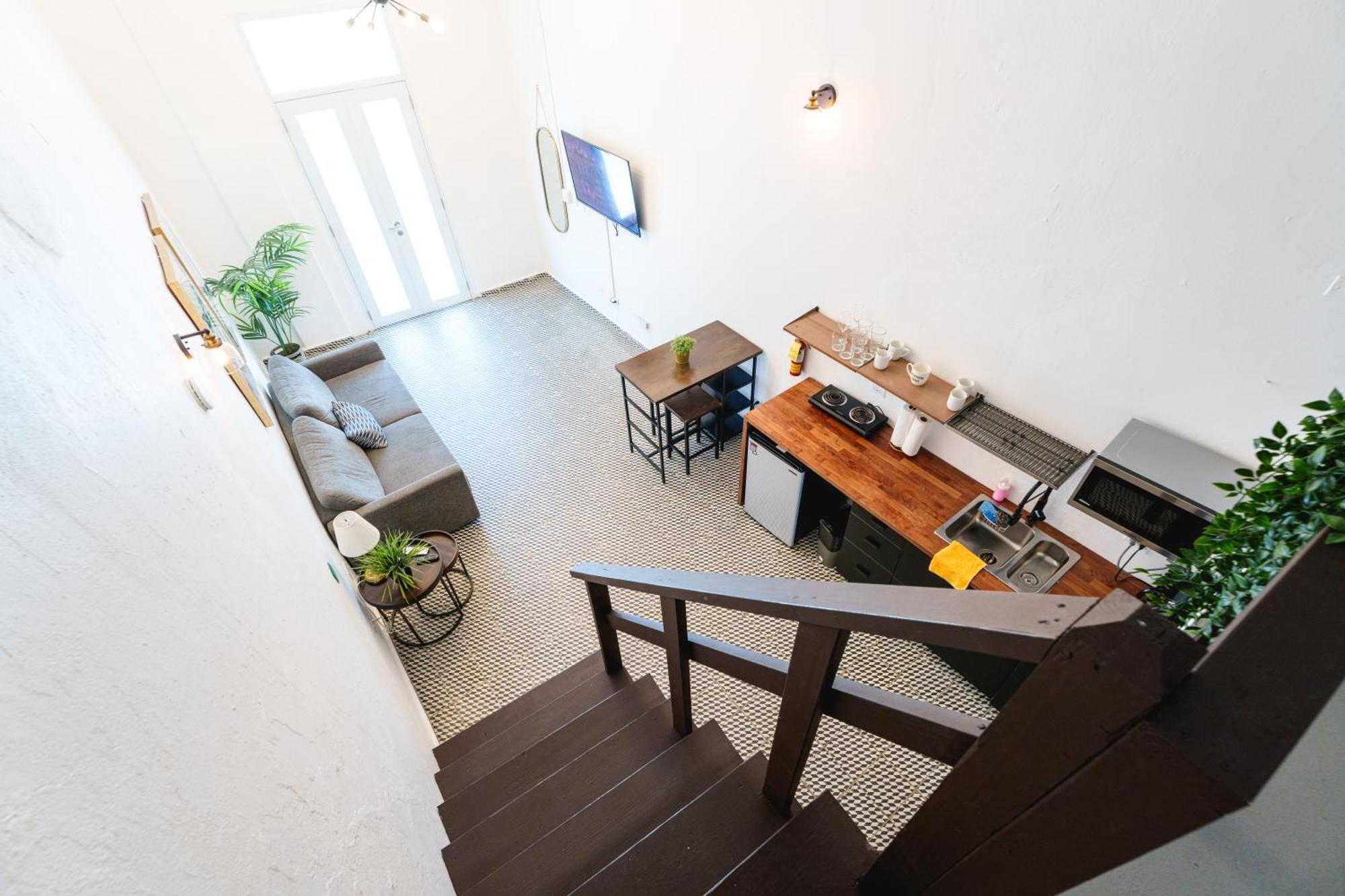Stunning Apt. In Elk.2 Apartment