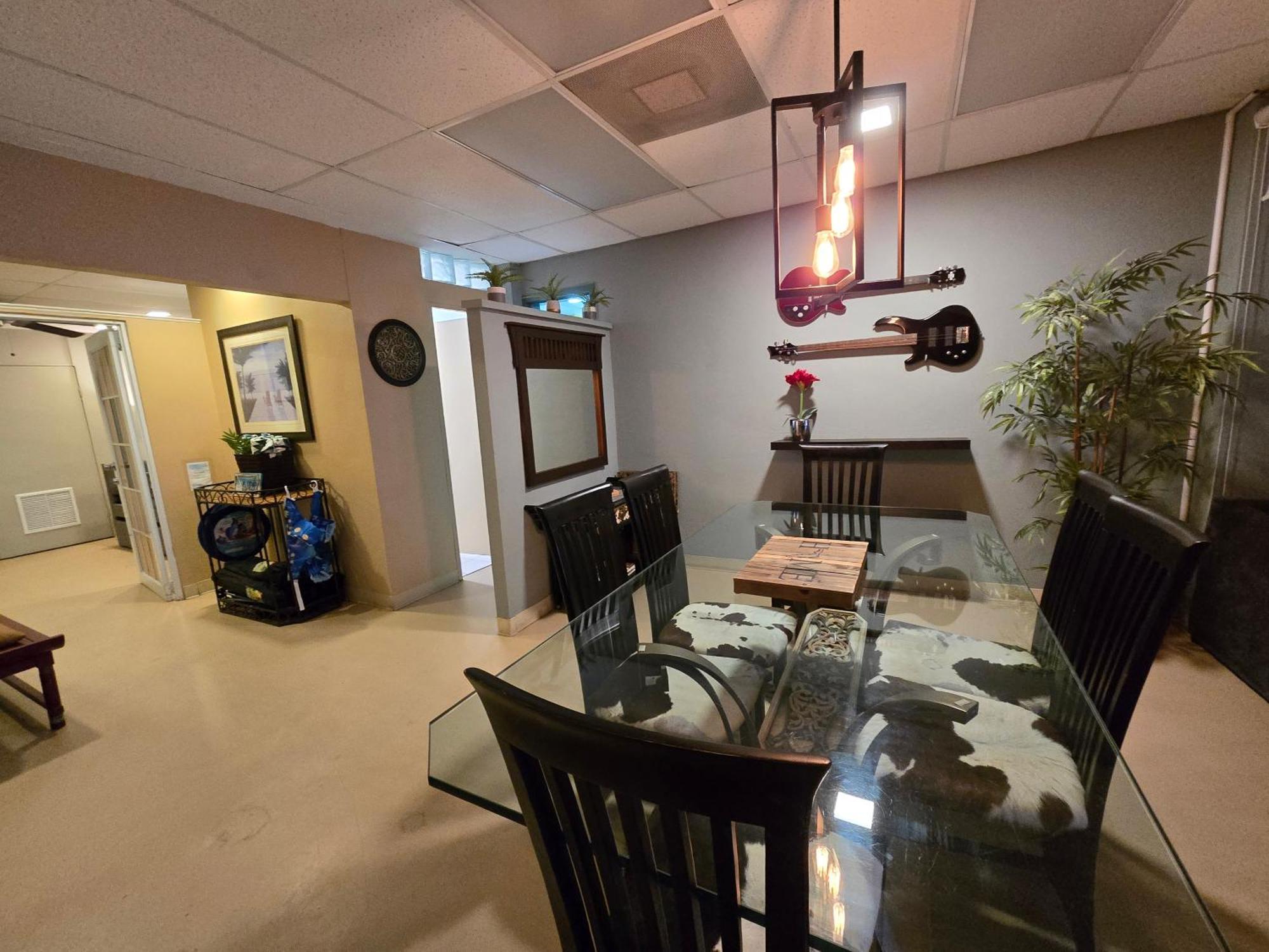 Bunker @ Isla / Front Apartment *