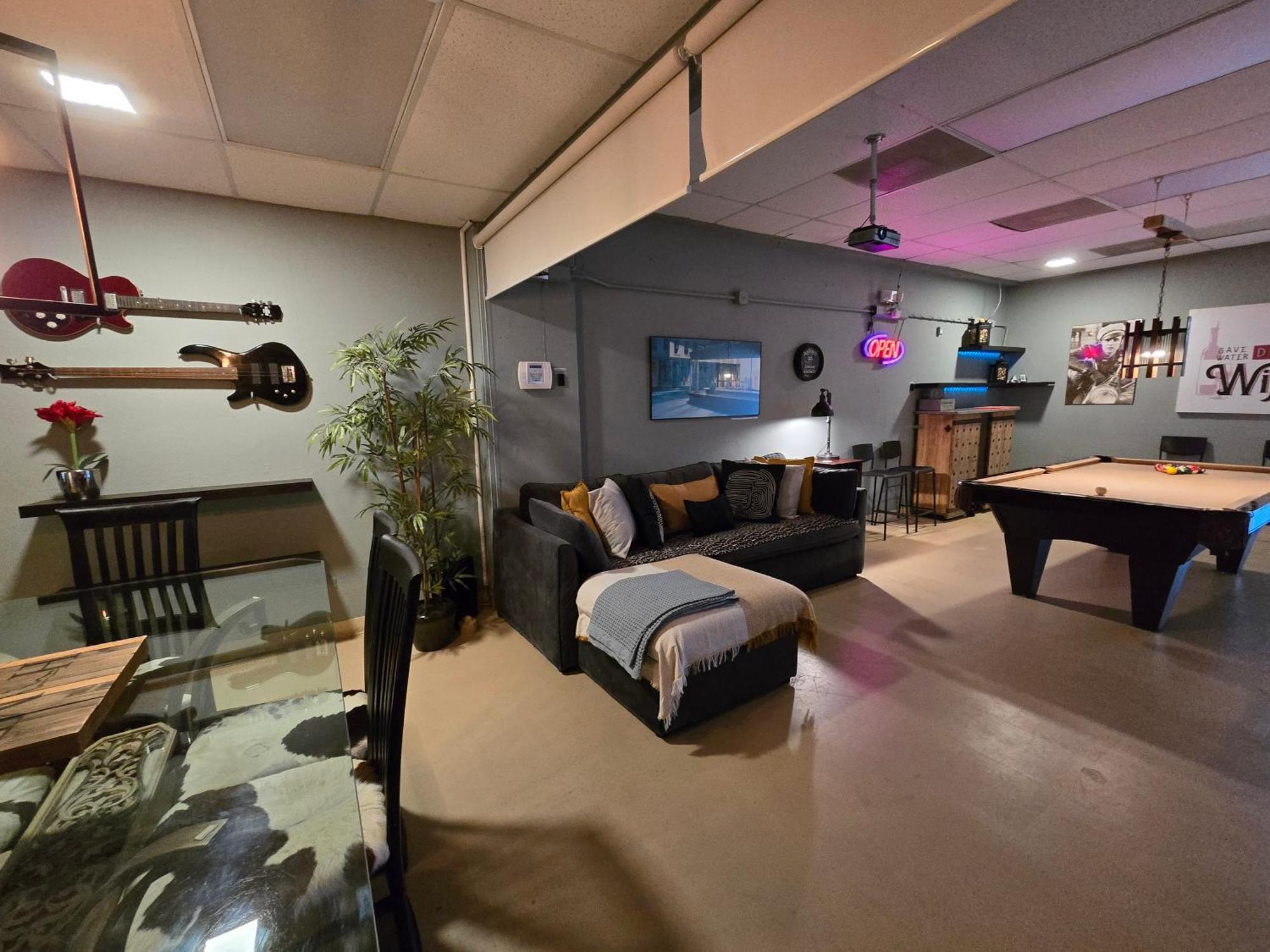 Bunker @ Isla / Front Apartment San Juan