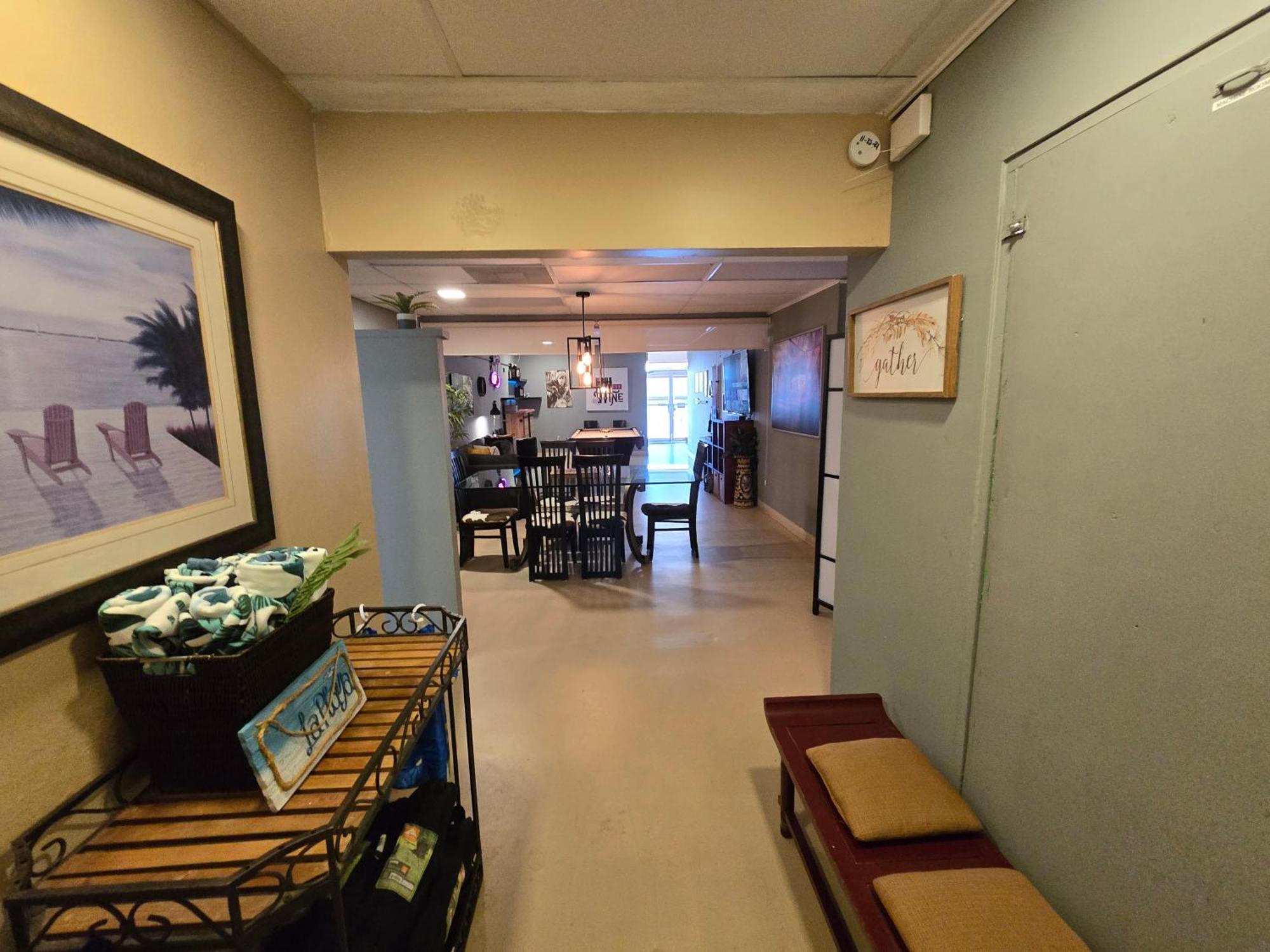 Bunker @ Isla / Front Apartment San Juan