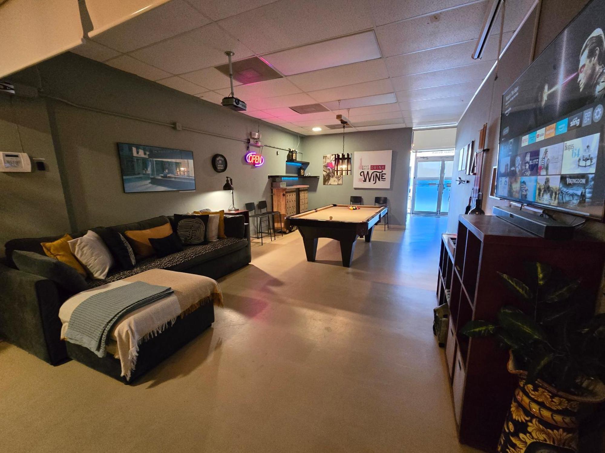 Bunker @ Isla / Front