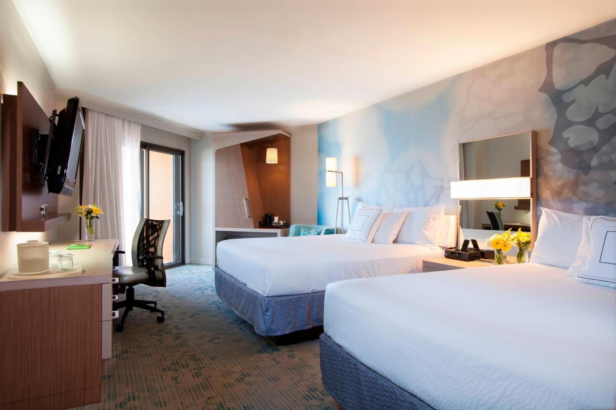 Courtyard By Marriott Isla