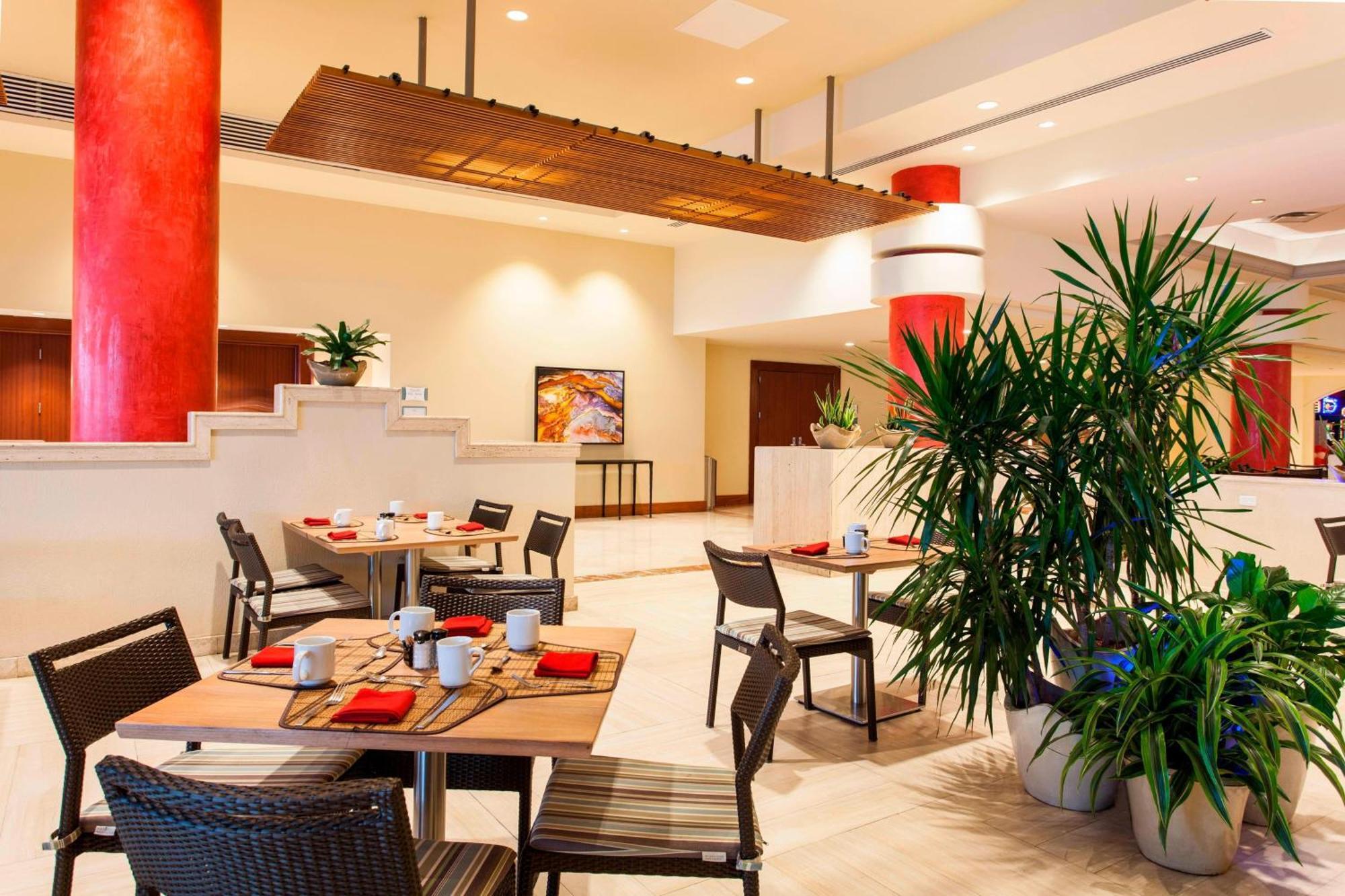 Courtyard By Marriott Isla 4*