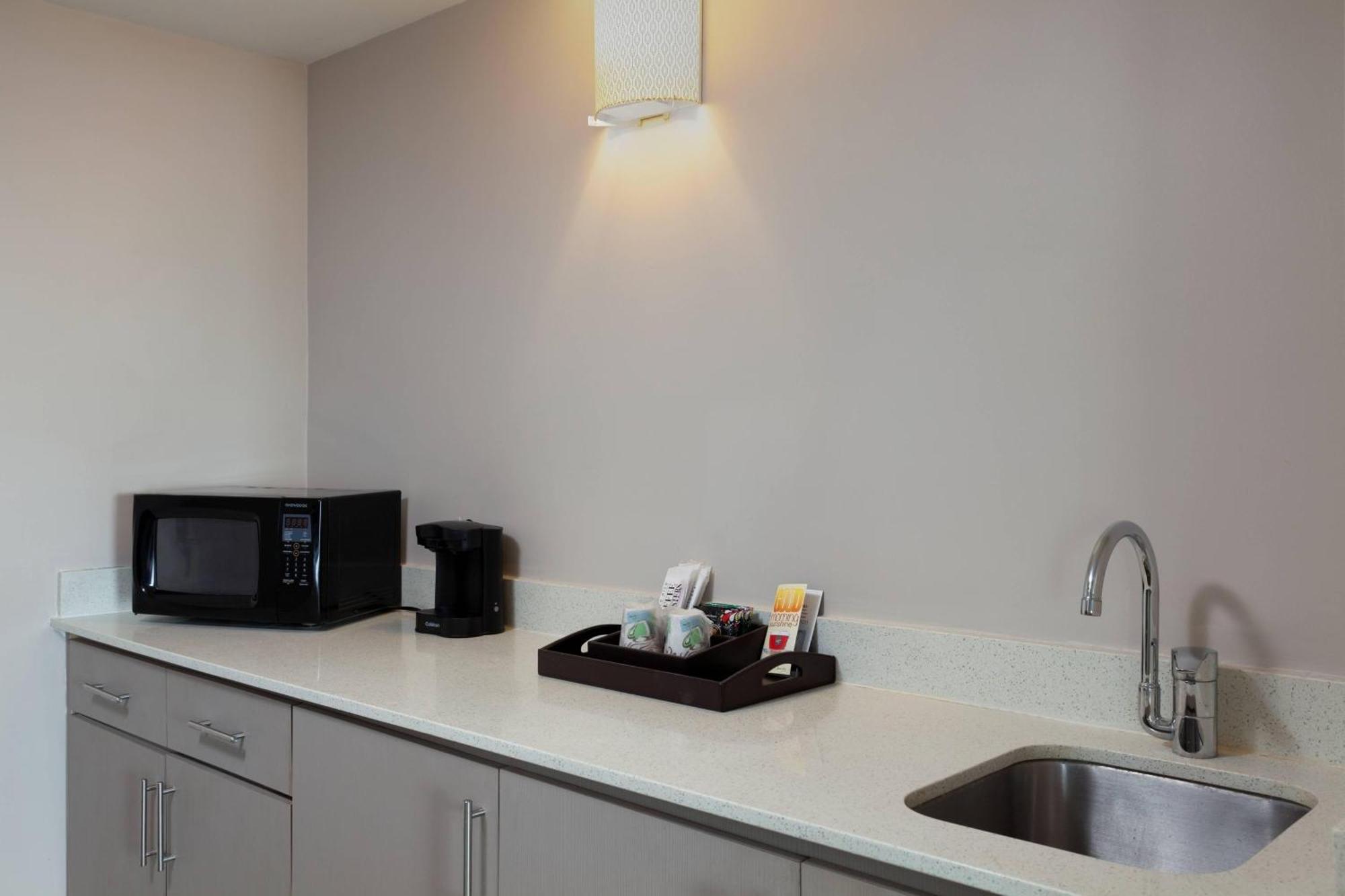 Courtyard By Marriott Isla