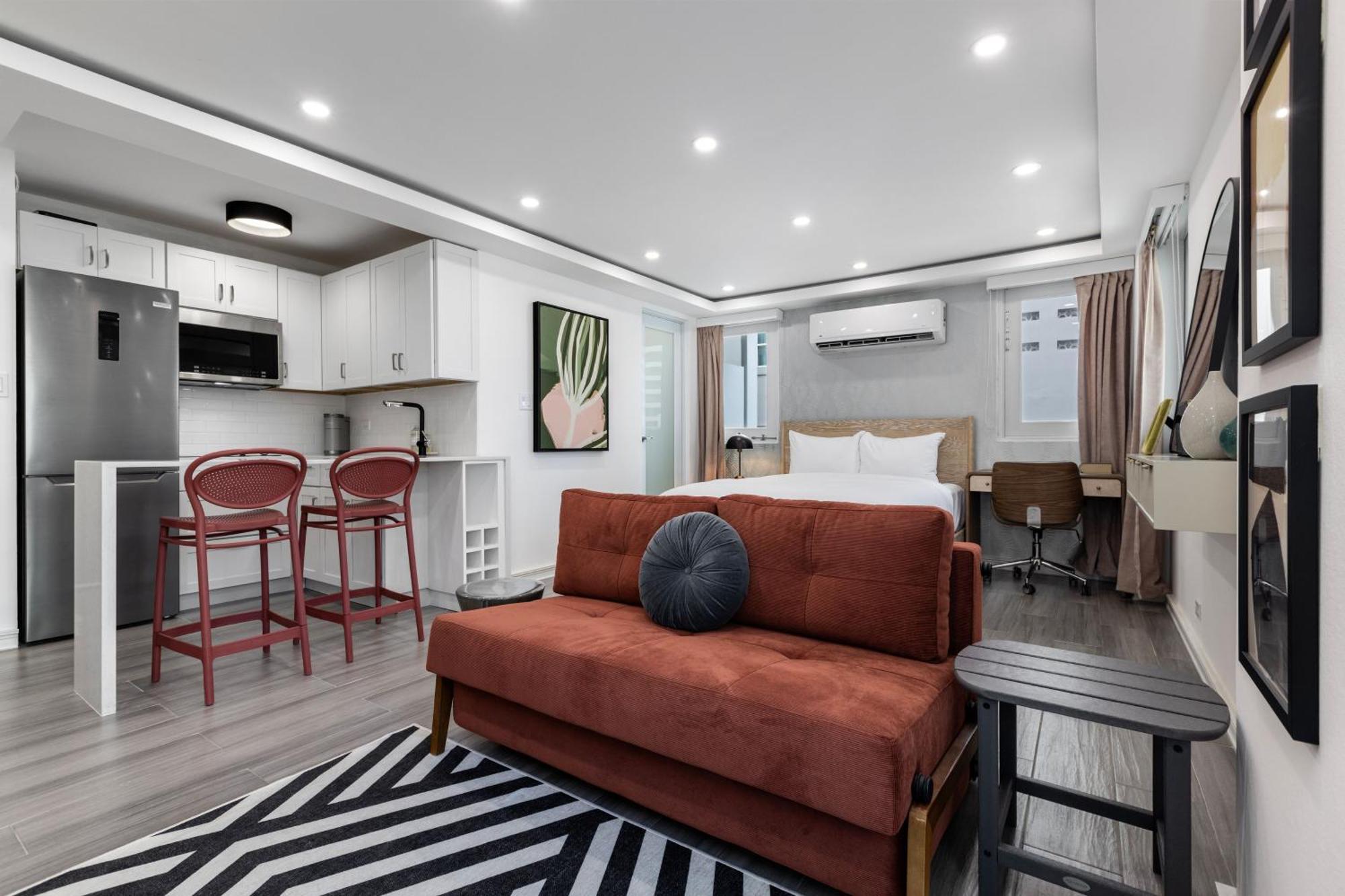 Apartment Close To The Balcony