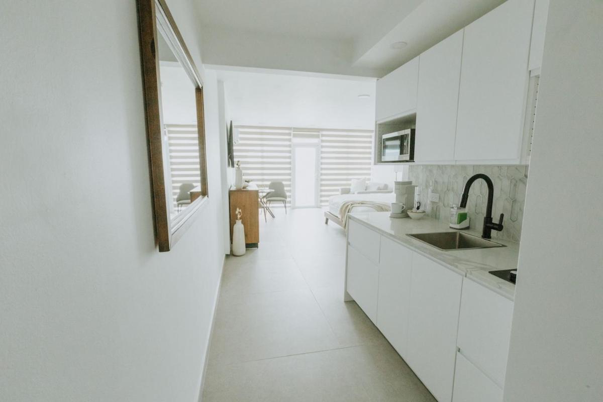 Lux Beachfront Isla San Juan