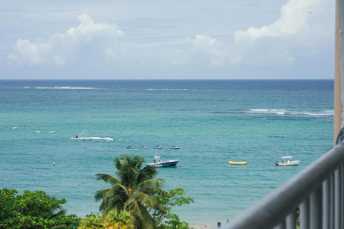 Lux Beachfront Isla