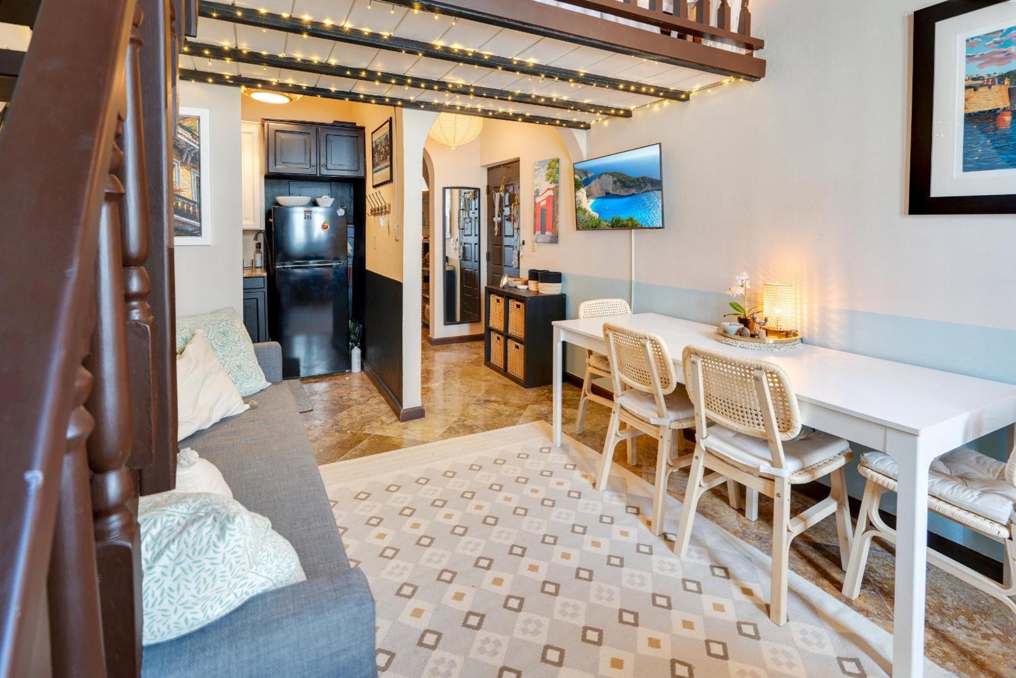 Chic 1-bedroom & Loft In Prime Location *
