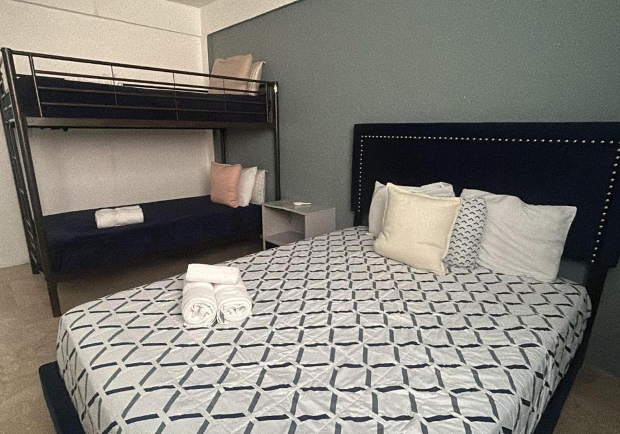 The Pelican Poshtel 3*