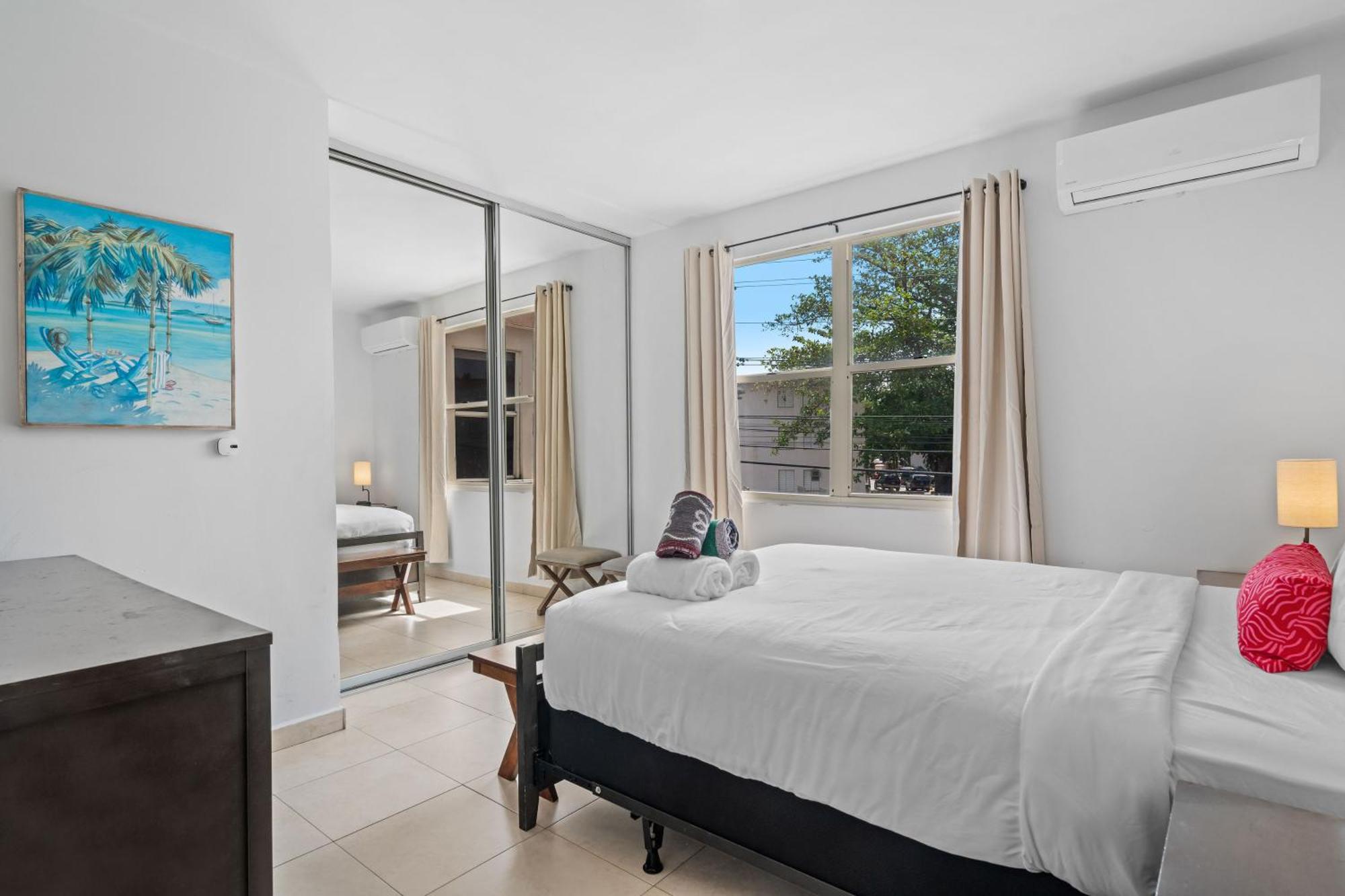 Vacation Getaway In Ocean Park With Parking Apartment