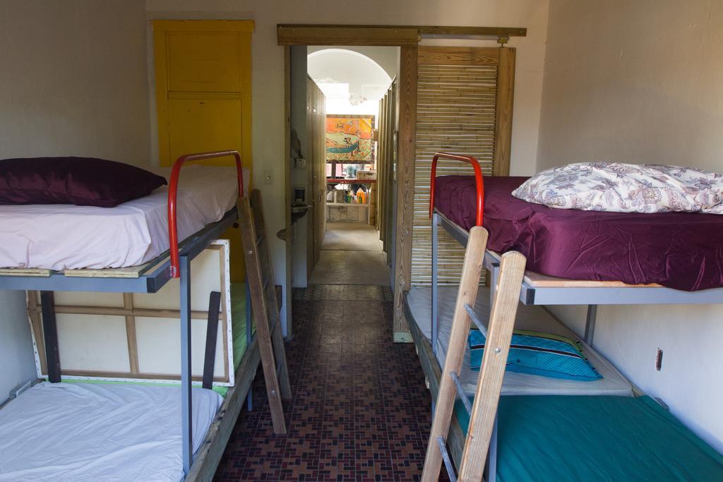 Hostel Base Old *