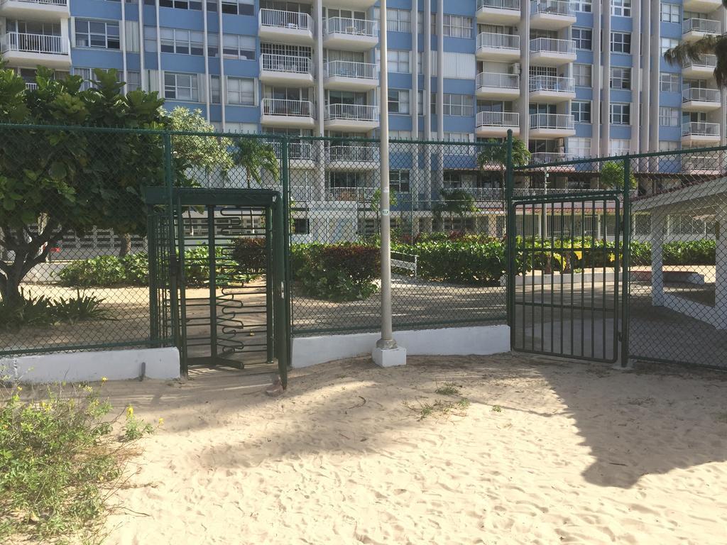 Marbella Del Caribe Beachfront Apartment San Juan