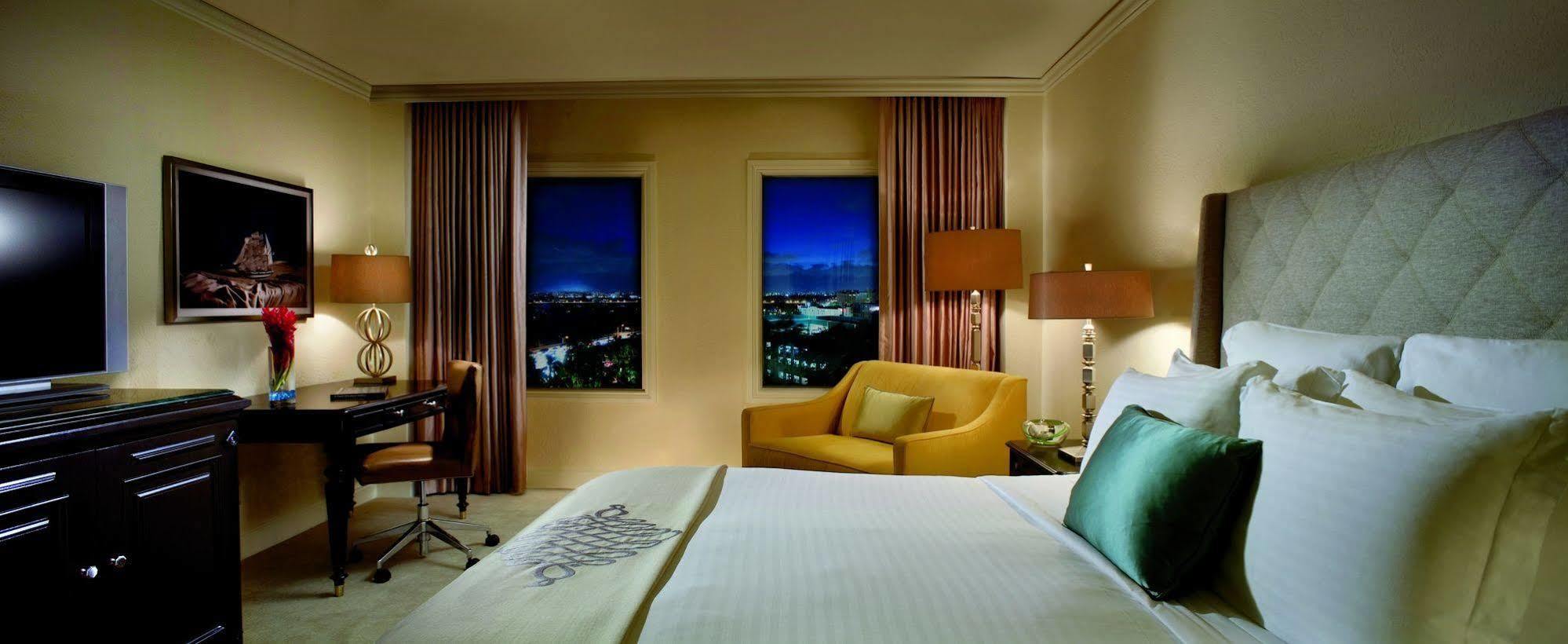 The Ritz-carlton, Resort 5*