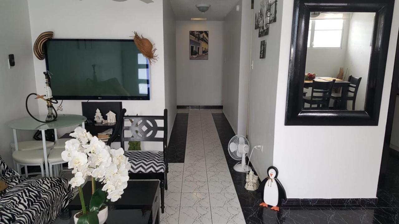 Black & White Comfort House San Juan
