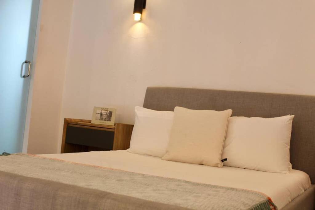 Modern In Old Town - Calle Luna Osj *