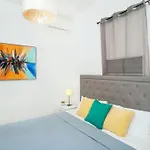 Comfy 2Br In Condado. Short Walk To The Beach.