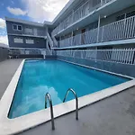 Beach Studio With Free Parking And Pool
