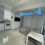 1058 Modern Apt 7