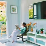 1202 Ponce De Leon Suites