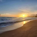Breathtaking 2-Bedroom Beachside Apartment