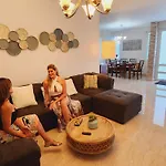 Private Oasis With Jacuzzi And Cabana Pet Friendly