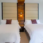 Villa Azure Ocean Park\'S Seaside Luxe Retreat