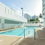 Media Luna Studio Oceanview Pool