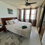 Gorgeous Ocean View 1Br W/Beach Acess & Pool