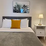 Villas At Auxilio Mutuo 102