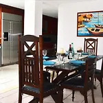 Casa Almendro