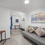 City-View Balcony One-Bedroom Ph 4 Guests Mm6