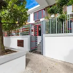 Red Door Inn