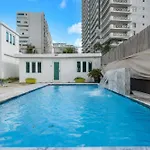 Beach Access Escape With Pool And Tanning Lounges