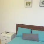 Henry\'S Guesthouse
