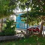 Henry\'S Guesthouse
