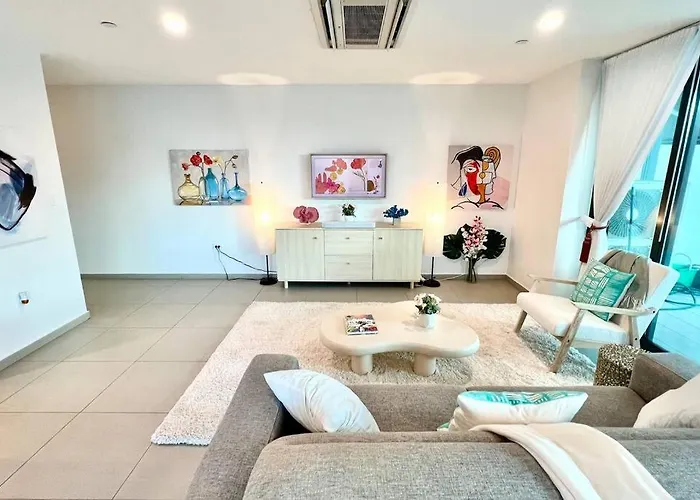 Modern 1250Sqft Luxury Condo At Ciudadela