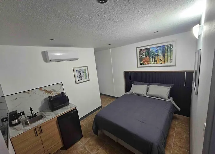 Santurce Studios - Centrally Located 3