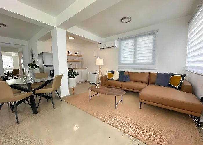 Beautifully Renovated 3 Rooms Home I