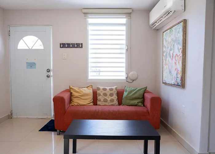202-Beautiful City Gem Near The Beach With Free Parking