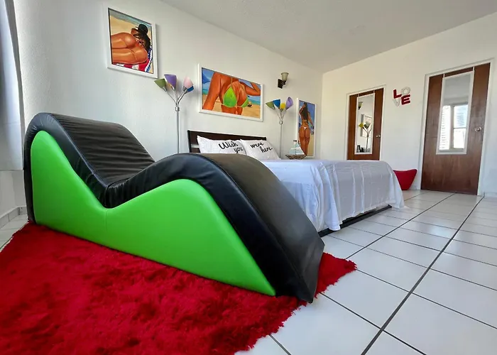 Condado Lux Oceanfront Tantra Ap