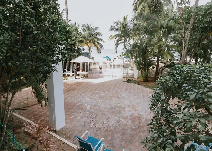 Isla Verde Beach Luxe