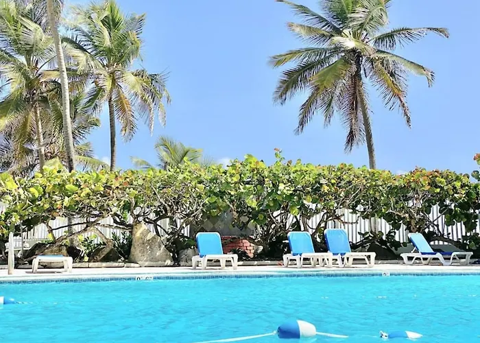 Kasa Ocean Breeze Beachfront Condo Pool