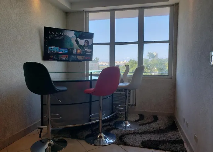 Apt In San Juan, 4 Guests Max, 1 Br-1 Bth, Full Kitchen, Free Internet-Parking