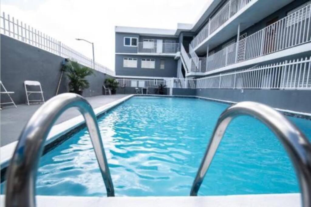 Luxe N Cozy 2br Isla Verde Apt With Kingbed+ac+wifi