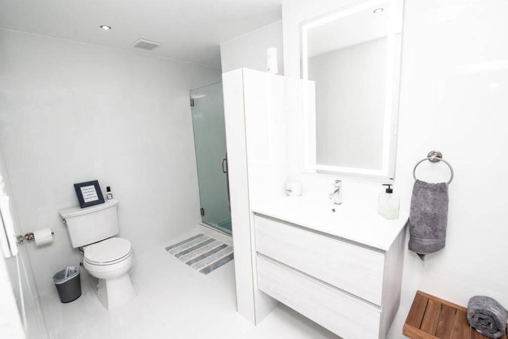 Luxe N Cozy 2br Isla Verde Apt With Kingbed+ac+wifi *