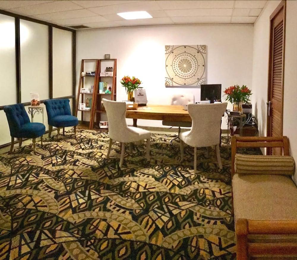 Howard Johnson By Wyndham Centro Cardiovascular San Juan