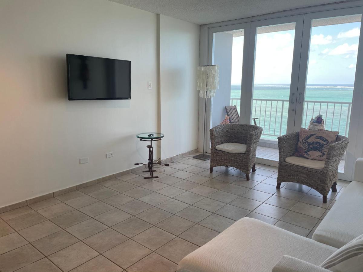 2 Bedroom 1 Bathroom Direct Beach Access Apt. *