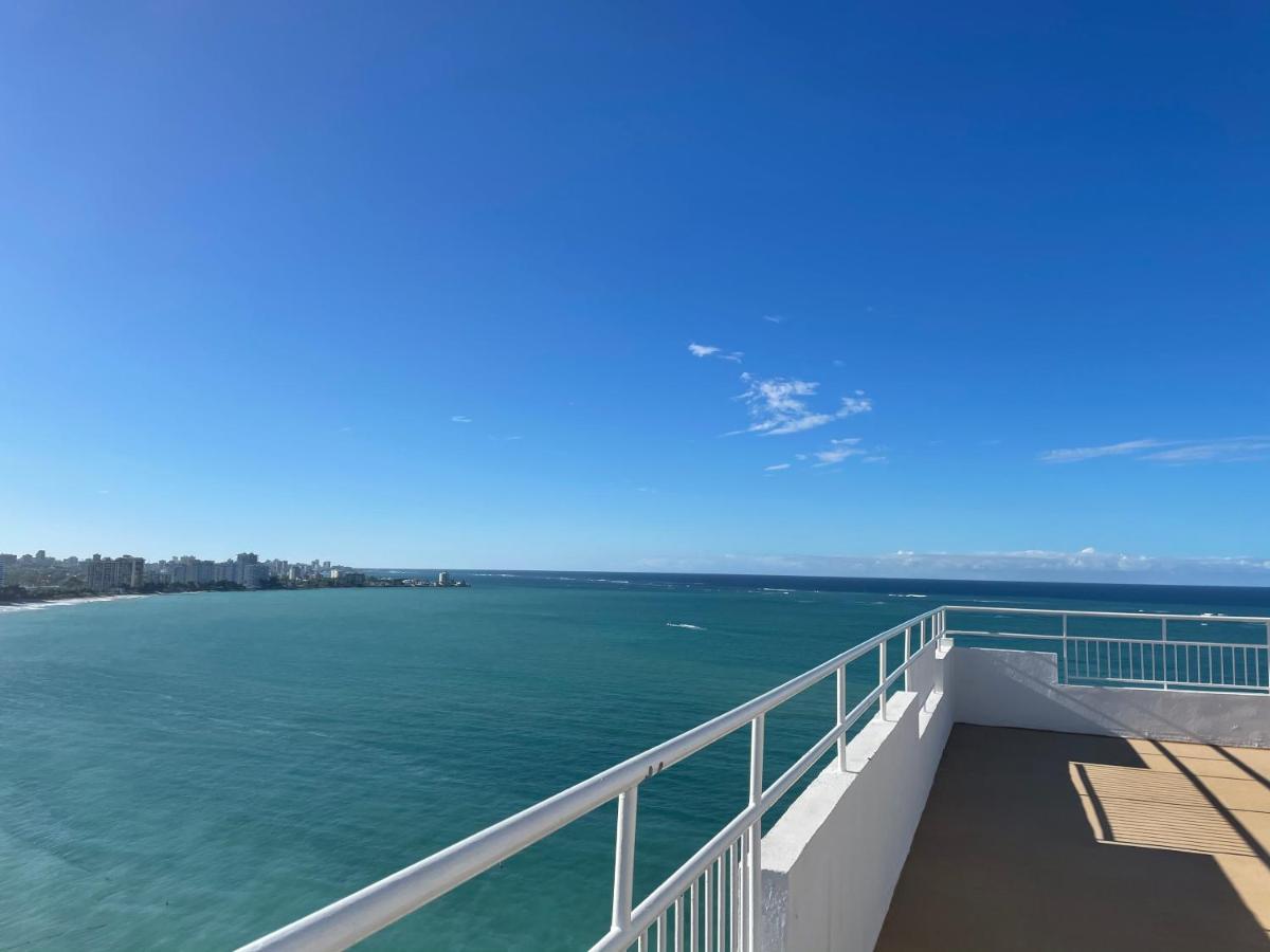 2 Bedroom 1 Bathroom Direct Beach Access Apt. * San Juan