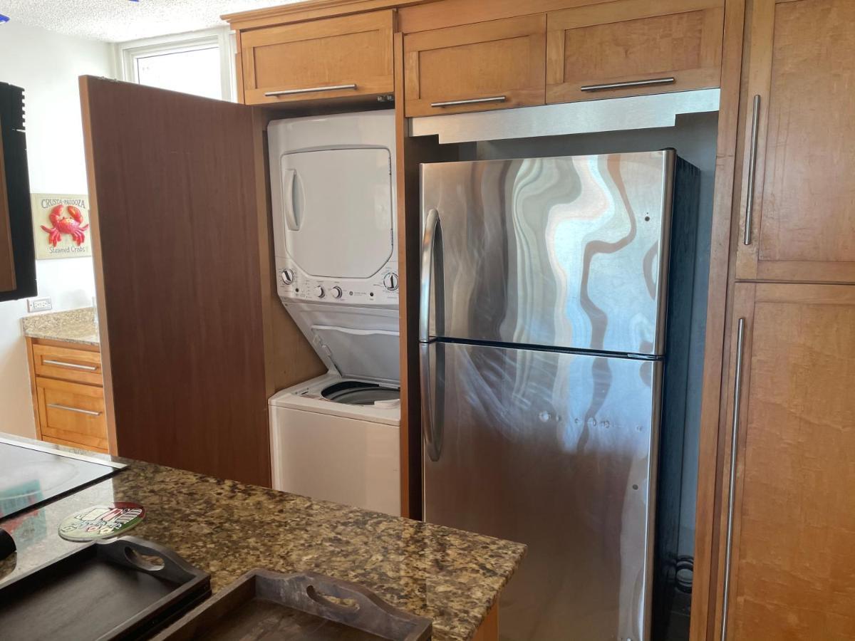 2 Bedroom 1 Bathroom Direct Beach Access Apt. * San Juan